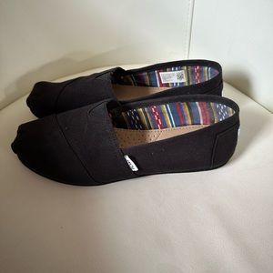 black toms, size 9